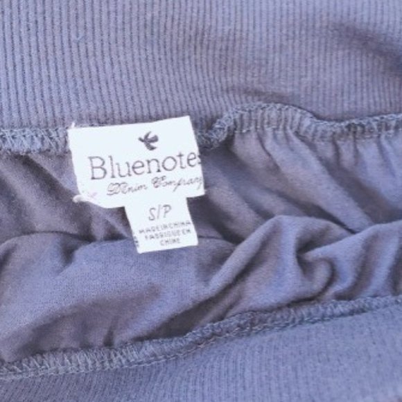 Navy Skirt Size Small - Picture 3 of 3